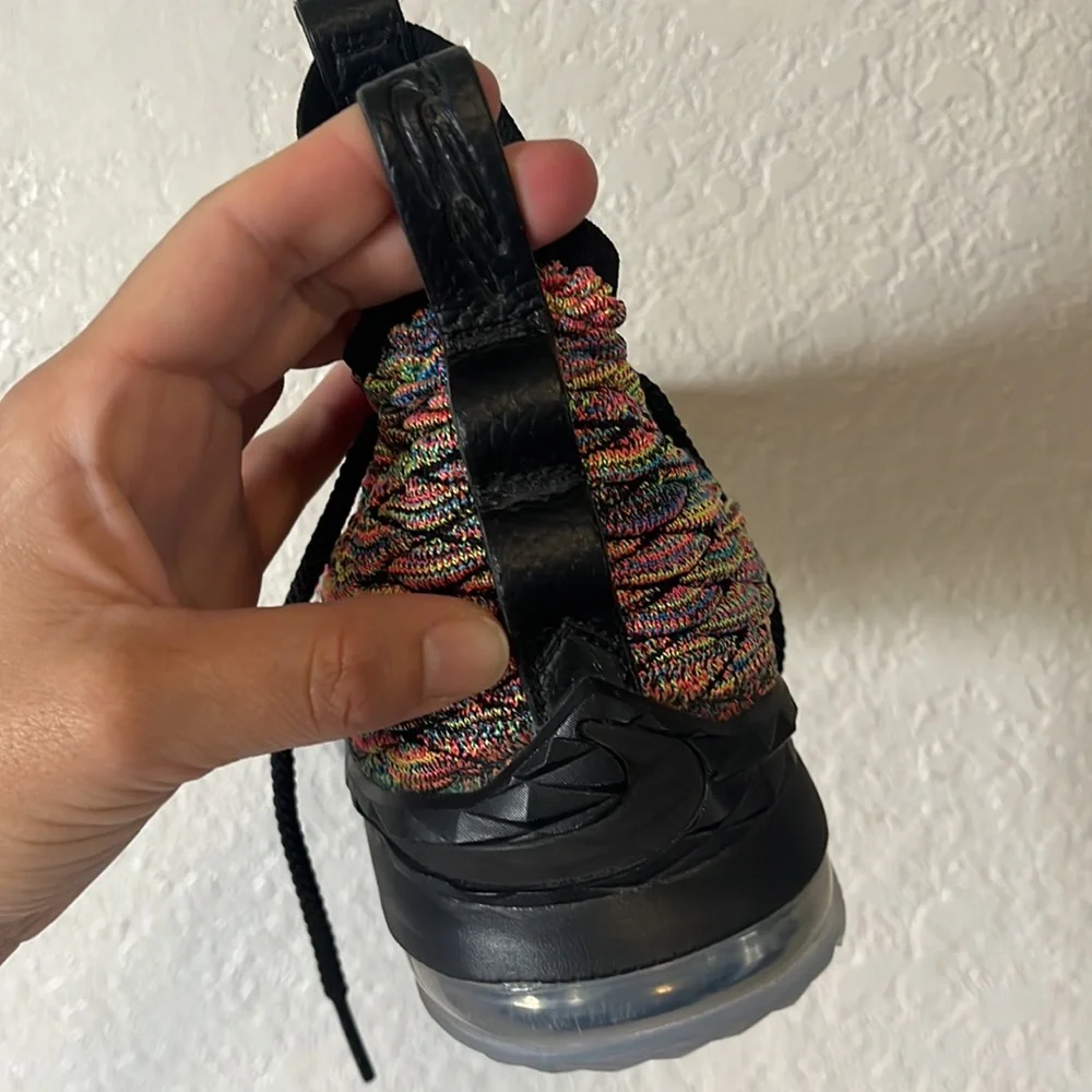 NIKE LeBron James 15 zoom max multicolored size 7Y‎ women’s 8